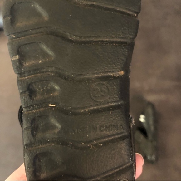 2 for $10 Black and White Toddler Rubber Sandals - Picture 5 of 6